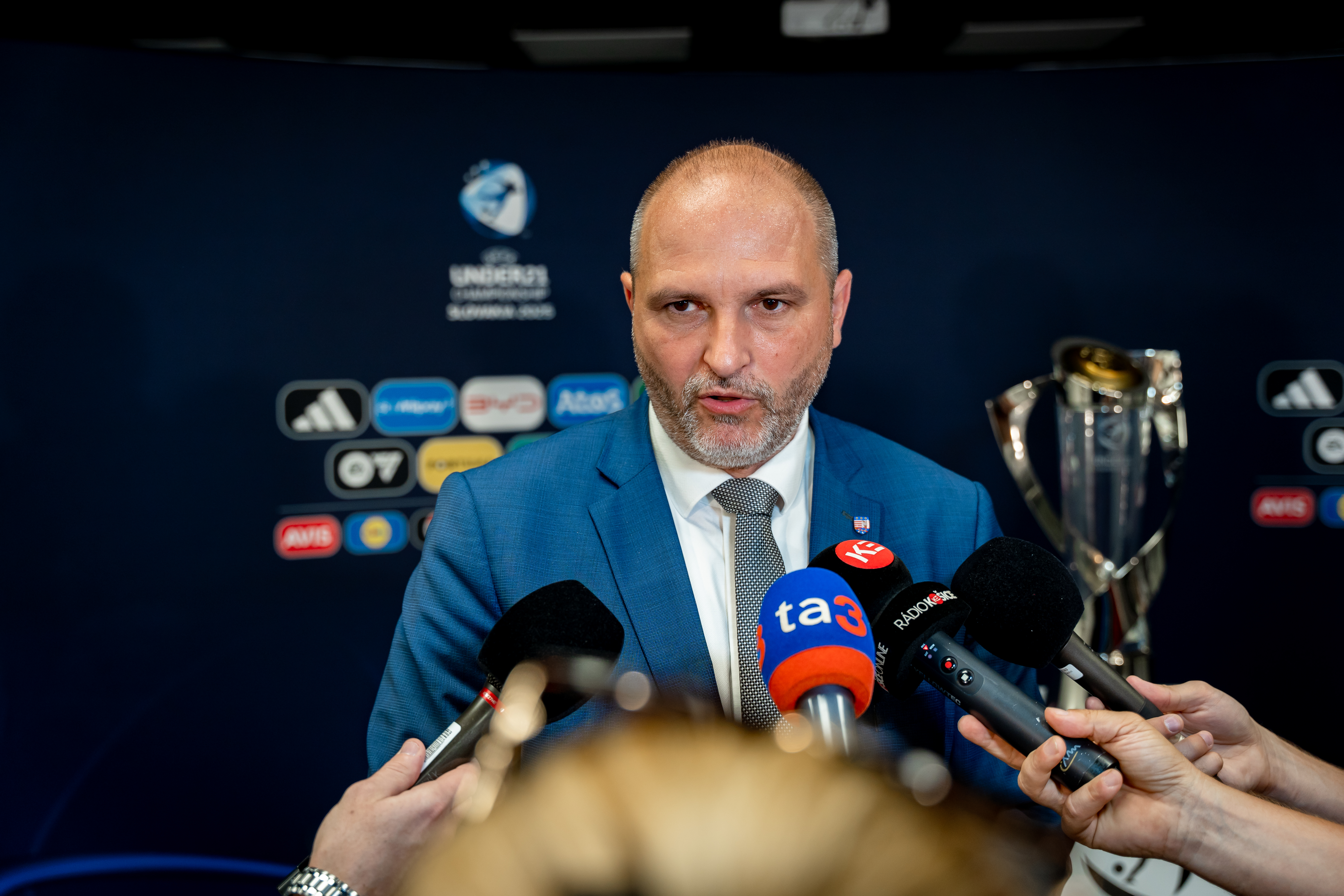 Tlacovy brifing - o pripravach sampionatu UEFA-36